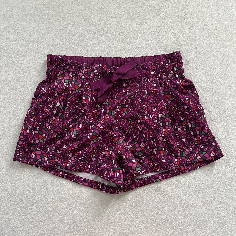 Lululemon Paradise Camo Multi Purple Cuffed Drawstring Spring Break Away Short 6